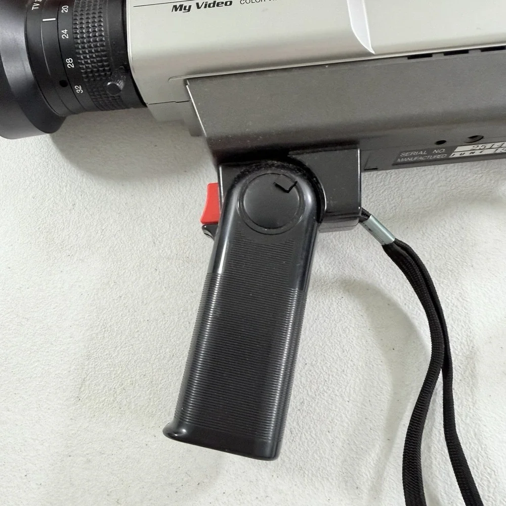 SHARP QC-50 Vintage Color Video Camera‎ Japan Silver Black W/ Box POWERS ON READ